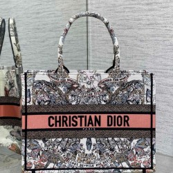 Replica Dior Medium Book Tote Borsa Dior Farfalla intorno al mondo ricamato