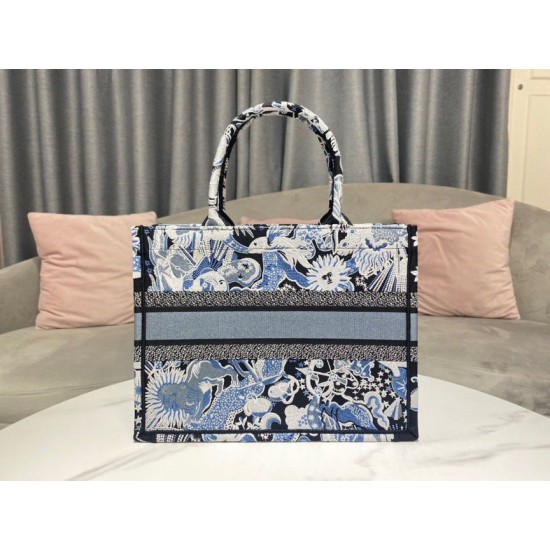 Replica Borsa Dior Media Book Tote Zodiac Fantastico Ricamo Blu