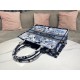 Replica Borsa Dior Media Book Tote Zodiac Fantastico Ricamo Blu