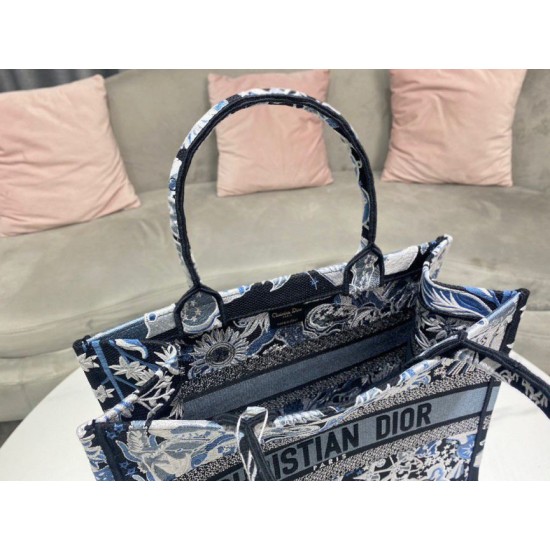 Replica Borsa Dior Media Book Tote Zodiac Fantastico Ricamo Blu
