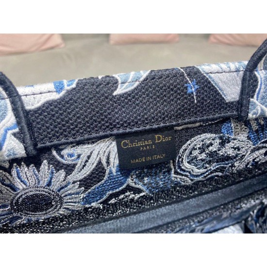 Replica Borsa Dior Media Book Tote Zodiac Fantastico Ricamo Blu