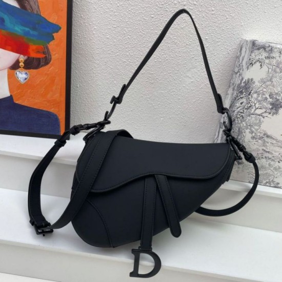 Replica Borsa Saddle Dior con tracolla in pelle di vitello ultraopaca nera