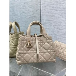 Replica Borsa Dior Toujours Media In Vitello Macrocannage Beige Replica Borsa Dior Toujours Media In Vitello Macrocannage Beige