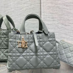 Replica Borsa Dior Toujours Media Macrocannage Beige