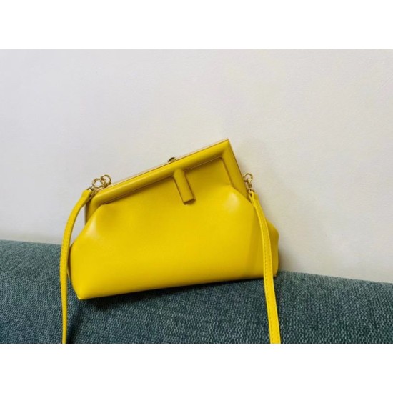 Replica Fendi Prima Borsa Piccola Borsa Fendi Nappa Gialla