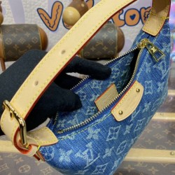 Replica Borsa hobo Louis Vuitton Hills Pochette LV M82949 Blu
