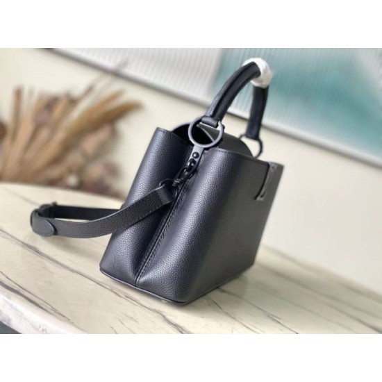 Replica Borsa Louis Vuitton Capucines East-West MM M23947 Nera
