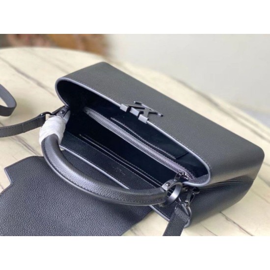 Replica Borsa Louis Vuitton Capucines East-West MM M23947 Nera