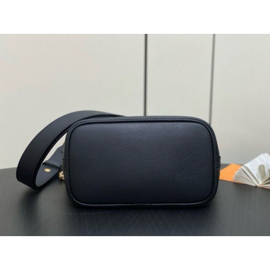 Replica Borsa Louis Vuitton con lucchetto e passeggio M24006 Granulata nera Replica Borsa Louis Vuitton con lucchetto e passeggio M24006 Granulata nera