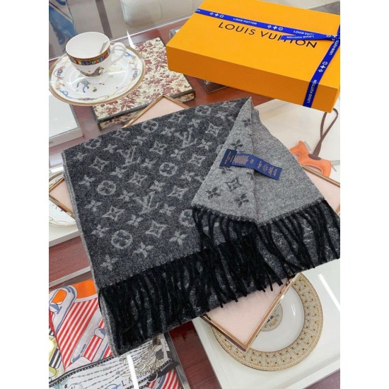 Replica Sciarpe LV con monogram sfumato Louis Vuitton M71607 nere Replica Sciarpe LV con monogram sfumato Louis Vuitton M71607 nere