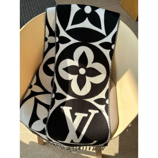 Replica Sciarpa con medaglione Louis Vuitton LV M79212 Nera