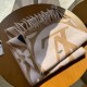 Replica Louis Vuitton M79213 Sciarpa medaglione LV Beige