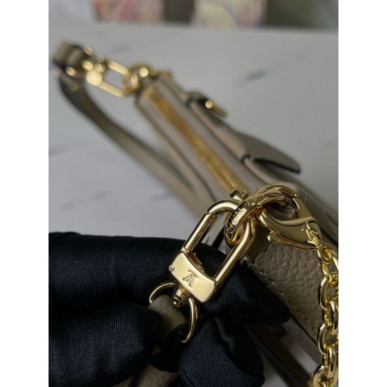 Replica Louis Vuitton Easy Pouch On Strap Borsa LV M81862 Monogram Empreinte