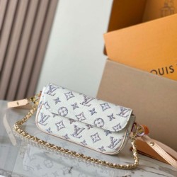 Replica Portafoglio Louis Vuitton con catena Ivy Bag in tessuto monogram M83499