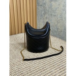 Replica Borsa a secchiello YSL Saint Laurent Gaby con patta superiore nera