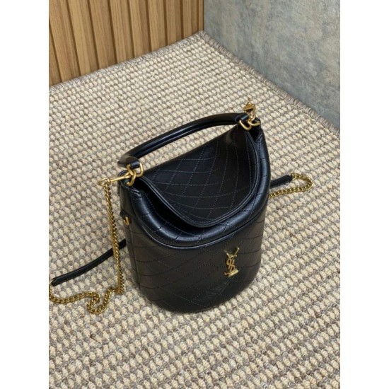 Replica Borsa a secchiello YSL Saint Laurent Gaby con patta superiore nera Replica Borsa a secchiello YSL Saint Laurent Gaby con patta superiore nera