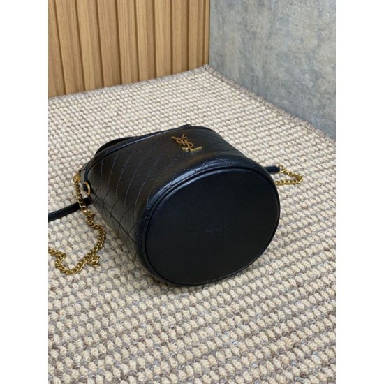 Replica Borsa a secchiello YSL Saint Laurent Gaby con patta superiore nera Replica Borsa a secchiello YSL Saint Laurent Gaby con patta superiore nera