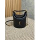 Replica Borsa a secchiello YSL Saint Laurent Gaby con patta superiore nera Replica Borsa a secchiello YSL Saint Laurent Gaby con patta superiore nera