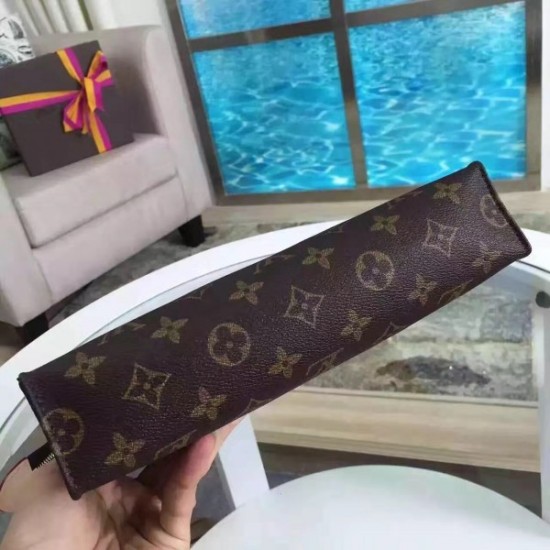 Replica Toiletry Pouch 26 Monogram Canvas M47542