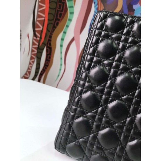 Replica Borsa tote grande Christian Dior Supple Lady Dior M0584 oro nero Replica Borsa tote grande Christian Dior Supple Lady Dior M0584 oro nero