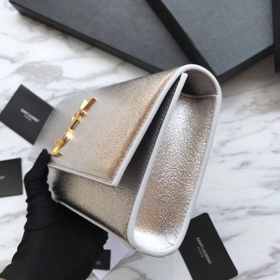 Replica Saint Laurent Classic Metallic Monogramme frizione Argento Replica Saint Laurent Classic Metallic Monogramme frizione Argento
