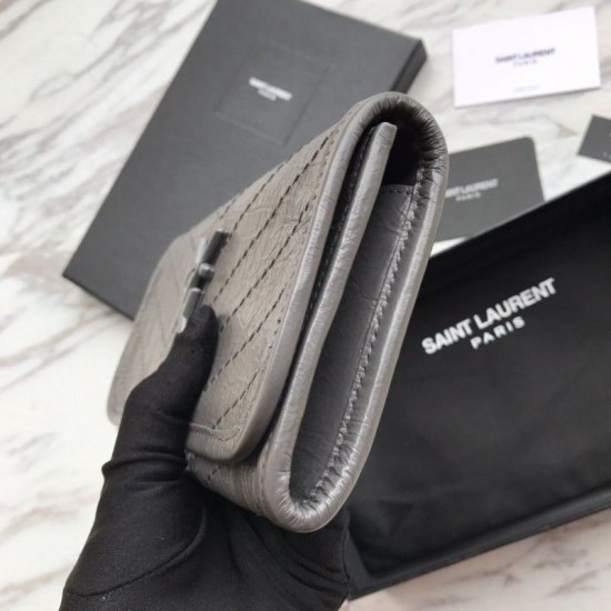 Replica Portafoglio grande YSL Saint Laurent Niki in pelle increspata vintage grigio scuro Replica Portafoglio grande YSL Saint Laurent Niki in pelle increspata vintage grigio scuro