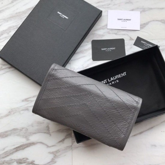 Replica Portafoglio grande YSL Saint Laurent Niki in pelle increspata vintage grigio scuro Replica Portafoglio grande YSL Saint Laurent Niki in pelle increspata vintage grigio scuro