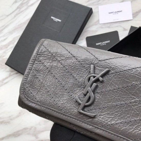 Replica Portafoglio grande YSL Saint Laurent Niki in pelle increspata vintage grigio scuro Replica Portafoglio grande YSL Saint Laurent Niki in pelle increspata vintage grigio scuro