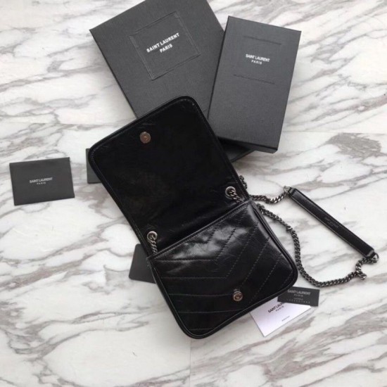 Replica Portafoglio a catena YSL Saint Laurent Niki in pelle nera increspata vintage
