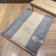 Replica Sciarpa Burberry classica in cashmere con motivo tartan e ricamo cavallo 100 x 200