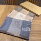 Replica Sciarpa Burberry classica in cashmere con motivo tartan e ricamo cavallo 100 x 200 Replica Sciarpa Burberry classica in cashmere con motivo tartan e ricamo cavallo 100 x 200