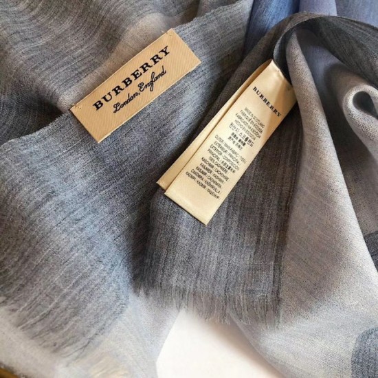 Replica Sciarpa Burberry classica in cashmere con motivo tartan e ricamo cavallo 100 x 200 Replica Sciarpa Burberry classica in cashmere con motivo tartan e ricamo cavallo 100 x 200