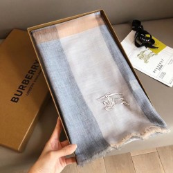 Replica Sciarpa Burberry classica in cashmere con motivo tartan e ricamo cavallo 100 x 200