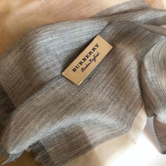 Replica Sciarpa Burberry classica in cashmere con motivo check e ricamo cavallo 100 x 200