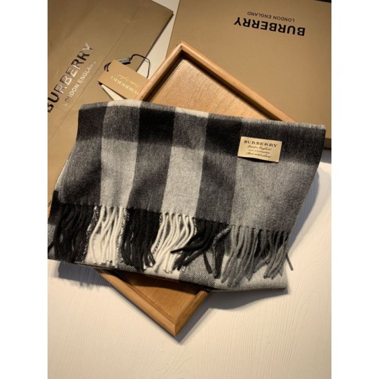 Replica Burberry scialle classico in cashmere con motivo check medio 40 x 180