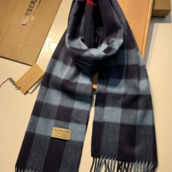 Replica Burberry scialle classico in cashmere con motivo check medio 40 x 180