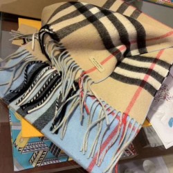 Replica Burberry Scialle in cashmere con motivo check classico 30 x 250