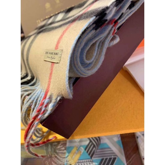 Replica Burberry Scialle in cashmere con motivo check classico 30 x 250 Replica Burberry Scialle in cashmere con motivo check classico 30 x 250
