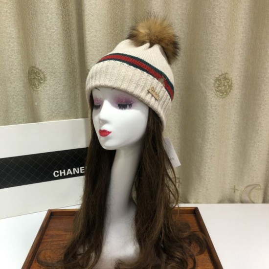 Replica Classic Cashmere Jacquard Sciarpa e Cappello Beige